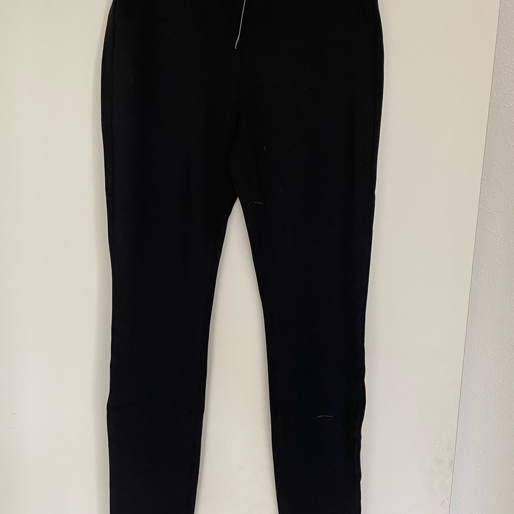 NWT The Limited Women’s Black Leggings with back Pockets Size Small